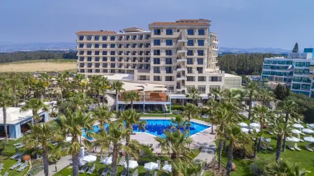 Aquamare Beach Hotel & Spa