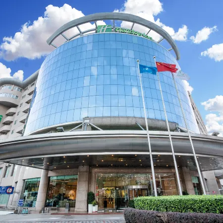 Holiday Inn BEIJING CHANGAN WEST by IHG Отели рядом с достопримечательностью «Станция метро Wukesong»
