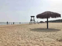 Liangzi Seaview Family Apartment (Laoting Tangshanwan Shop)