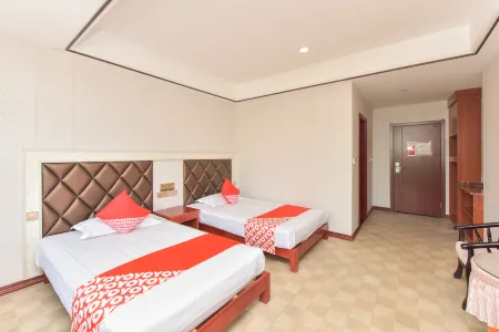 East to Hongtai Hotel Отели рядом с достопримечательностью «Anqing Yangtze River Bridge»