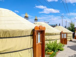 Erguna yurt tour Duoduo Inn