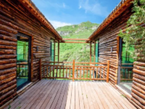 Yuntaishan Puju Lakeside Homestay فنادق في شيو وو