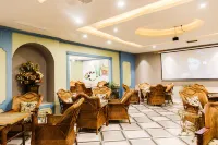 Zhufangzi Cinema Hotel (Anyue Beimenkou)