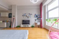 Qingman Boutique Apartment (Jinan Railway Station Daming Lake)