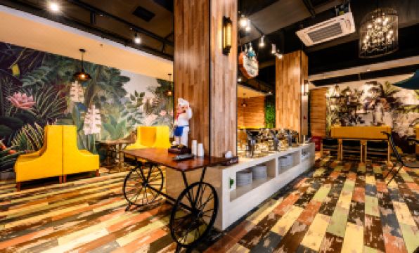 Yake Town Holiday Hotel