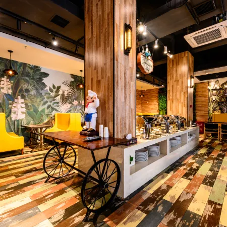Yake Town Holiday Hotel