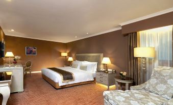 Similan Hotel Zhuhai(Gongbei Port High speed Railway Station)