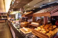 Fullon Hotel Taoyuan Airport Access MRT A8 - breakfast