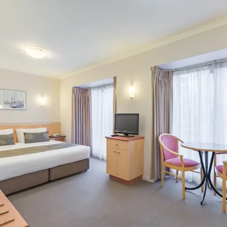 The Waverley International Hotel