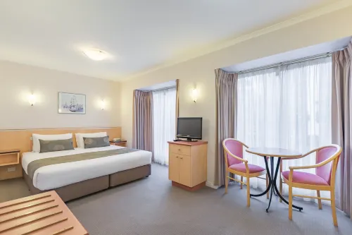 The Waverley International Hotel فنادق في Notting Hill