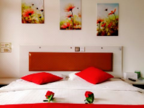 迹墨主题酒店(泸沽湖达祖情人滩店) - 迹墨拾光大床房