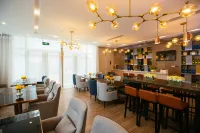Gaoqing Hua Xia Hotel