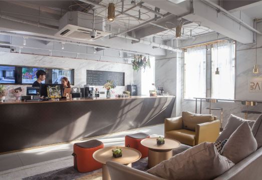 유잔 No.8 아트 호텔 상하이의 감각적인 인테리어