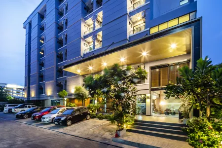 Aliz Hotel Отели рядом с достопримечательностью «The Key Prachachuen»