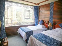 Bazhong Yilvyueguang Chinese Inn - Inns
