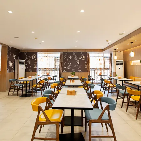 HanTing Premium Hotel (Xinyang Railway Station Xiya Hemei Plaza)