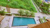 พรีเซ็น เชียงใหม่ - สระว่ายน้ำแบบอินฟินิตี้