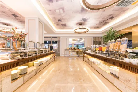 Mercure Hotel Turpan Downtown Отели рядом с достопримечательностью «Grape Valley»