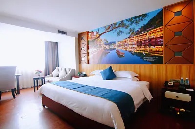 Petrus Hotel Các khách sạn gần Doumengang Marina