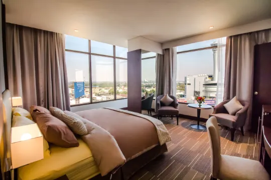 ห้องเอ็กเซ็กคูทีฟพร้อมเตียงควีนไซส์ 1 เตียง