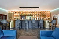 H+ Frankfurt Airport West - Bares