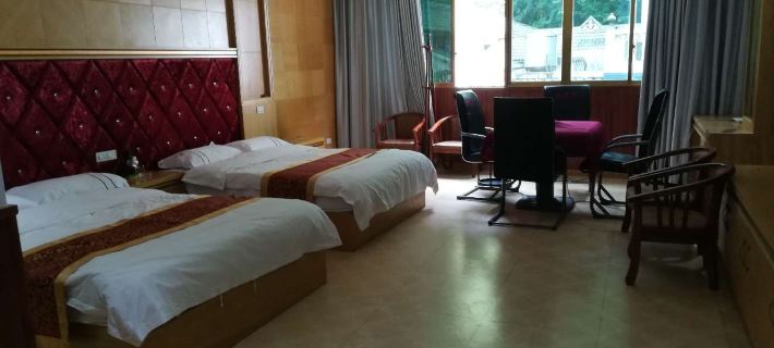 Yanjin Hengyuan Hotel Hotele w: Powiat Yanjin, Yunnan
