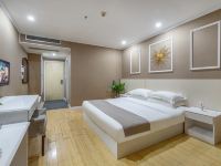 宏仁大酒店(重庆重百步行街店) - 舒适大床房