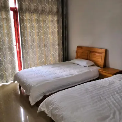 Sanqingshan Veteran Bingzhan Station Hotels near Giant Python Emerging from the Mountain