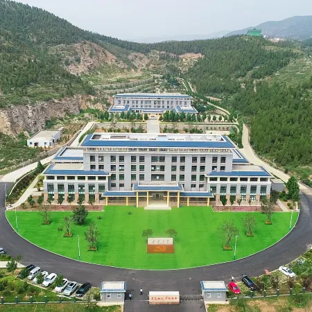 Yuntai Mountain Culture and Tourism College
