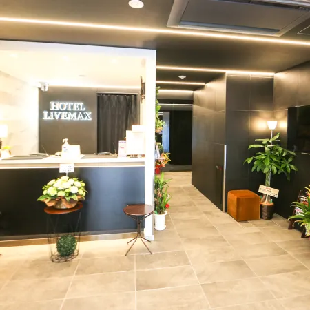 HOTEL LiVEMAX Nihonbashi-Ningyocho Отели рядом с достопримечательностью «Станция метро Ningyocho»