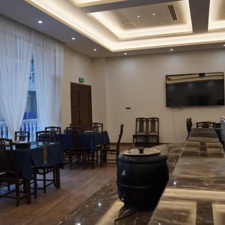Baoshan Jiahu Hotel