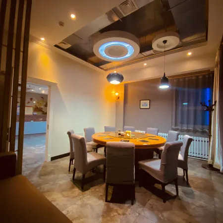 Sunite Youqi Oasis Business Hotel