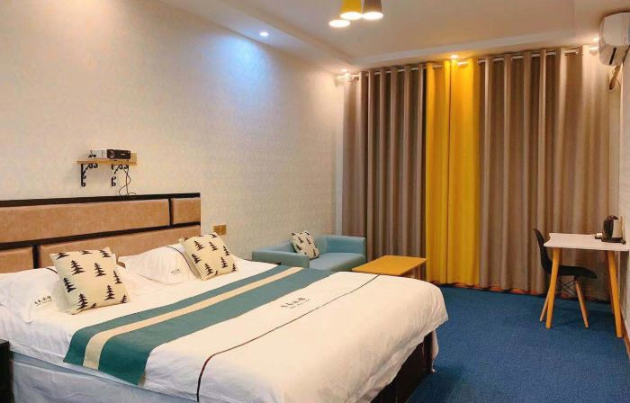 Xinyang Extreme Hotel