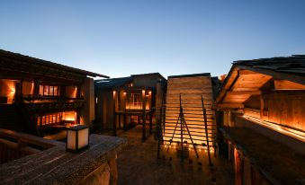 Shangri-La Feifan Tibetan Boutique Hotel