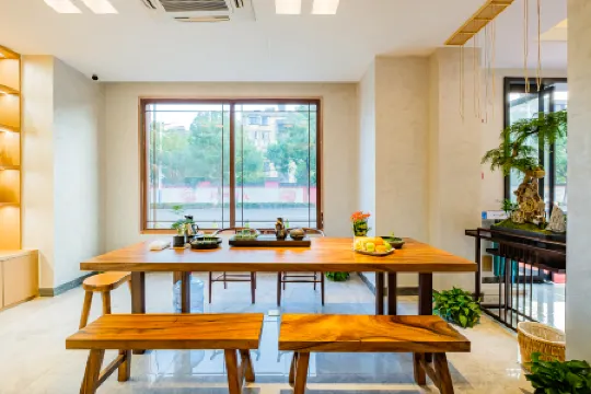 Homeinn Cloud Four Seasons Hotel (Jiaxing Nanhu Branch) Отели в г. Цзясин