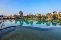 Fisher island Seaview Hot Spring Resort - Pools