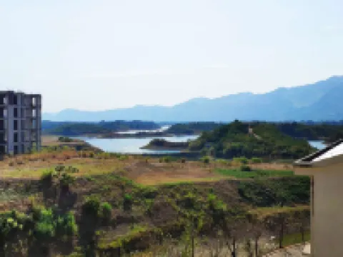 Xiandao Lake Yuyang Inn