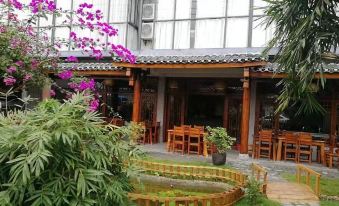 Yangshuo Riverside Shutong Inn (Impression Liusanjie Shop)