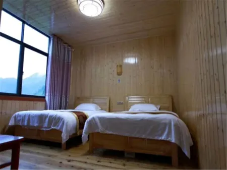 Ruoliao Flowers Bloom for Homestay Отели рядом с достопримечательностью «Ruoliao Yuanshilin»