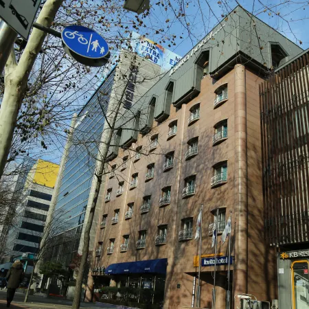 Lavita Hotel Отели рядом с достопримечательностью «Ресторан Gramercy Hall»