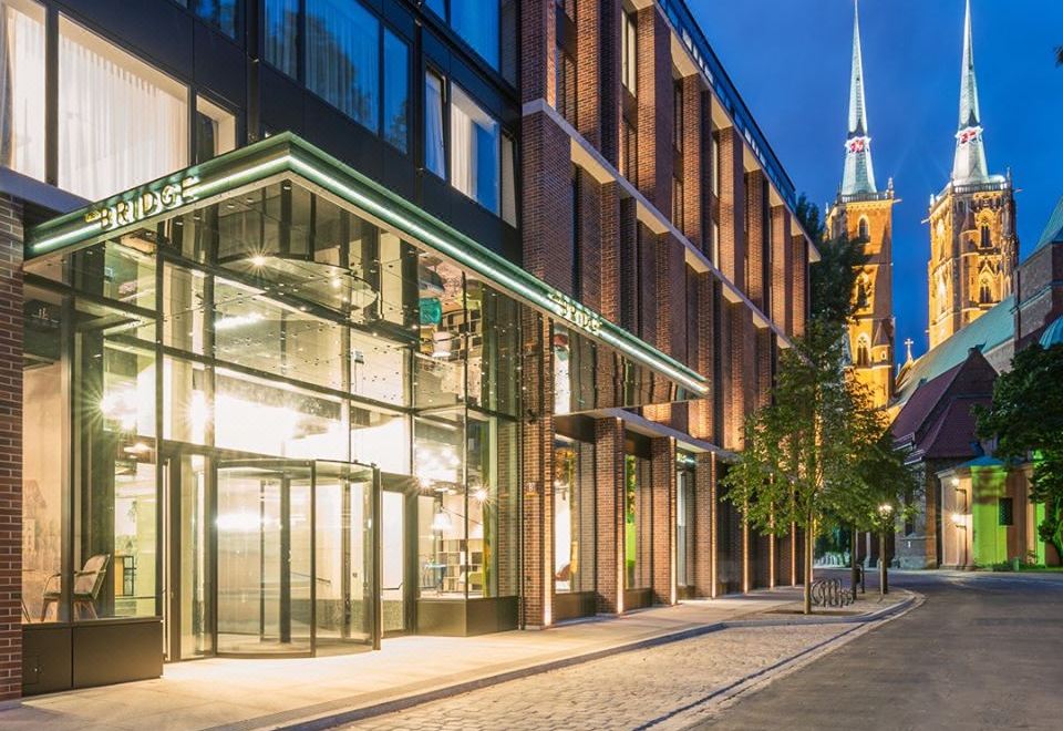 4. 더 브리지 브로..