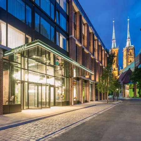 The Bridge Wroclaw - MGallery Отели рядом с достопримечательностью «Archive Wroclaw University of Technology»