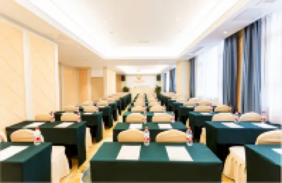 Vienna Hotel (Nanchong Gaoping Airport Gaoping Airport Health Vocational College Store) - 3-Star