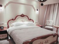 转轮风格主题酒店(贵阳花果园店) - 精致一室大床房