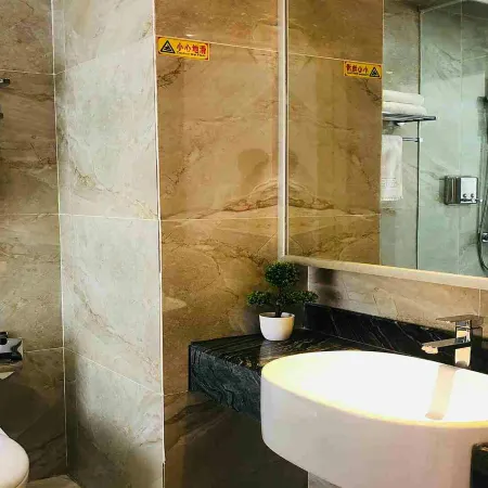 Pinwei International Holiday Hotel