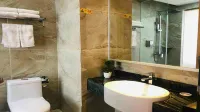 Pinwei International Holiday Hotel - Bintang 3
