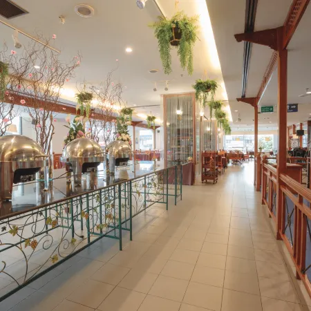 K.P. Grand Hotel Chanthaburi Отели рядом с достопримечательностью «Прибрежное сообщество Чантхабун»