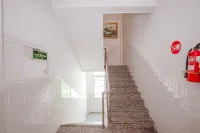 Dazhong Business Hotel (Yulin Railway Station Yuchai Square)