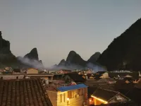 Huangyao Ancient Town Dream Guest House - غرفة مطلة على الجبل