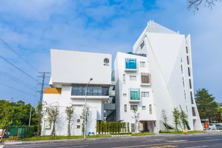 Sun Dialogue Hotel by Cosmos Creation